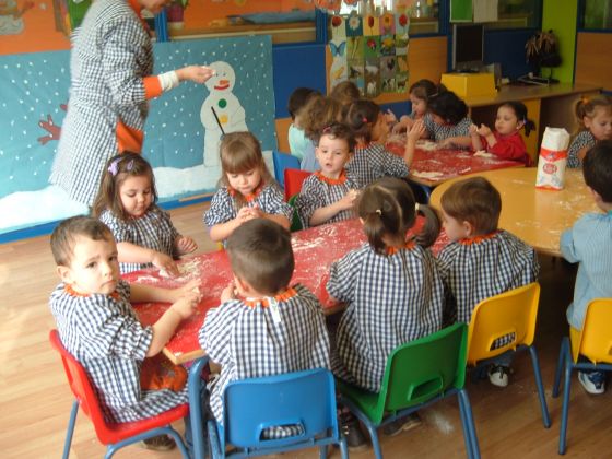 Obradoiro de plastilina en la escuela infantil de Mugardos