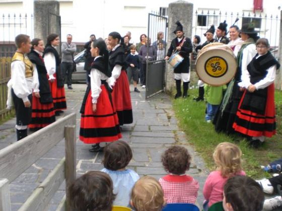 EN PONTEDEUME CELEBRAN EL DIA DE LAS LETRAS GALLEGAS